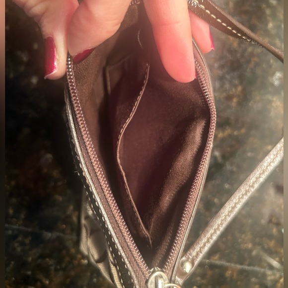 Coach wristlet - Picture 6 of 7